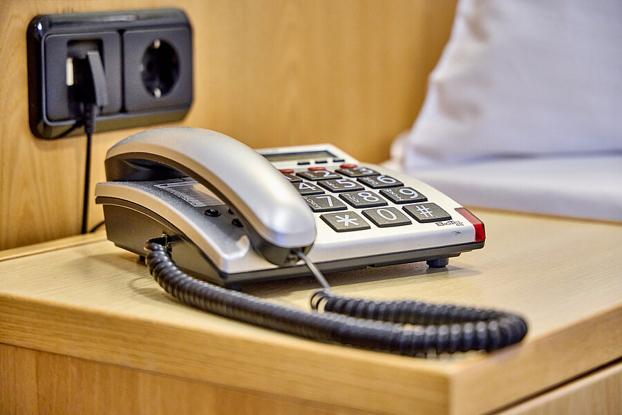 Detailaufnahme eines Großtastentelefons.